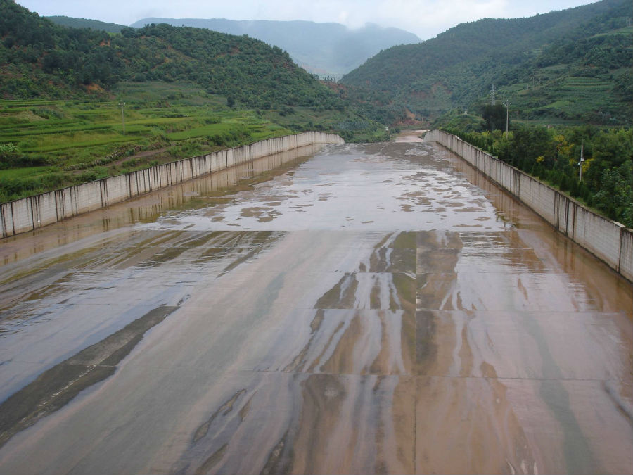 大海波溢洪道.jpg
